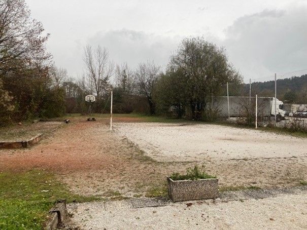 Zazidljivo zemljišče v industrijski coni v Črnučah
