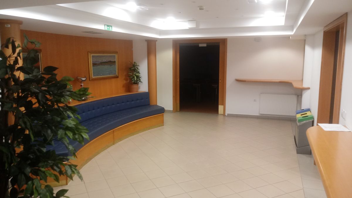 Prodamo poslovni prostor / prostor za storitve v Celju