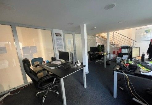 Poslovna stavba AH4, Zagreb (5.757 m2), prodamo