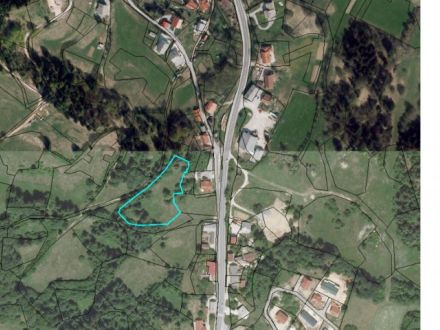 Prodamo zemljišče Logatec